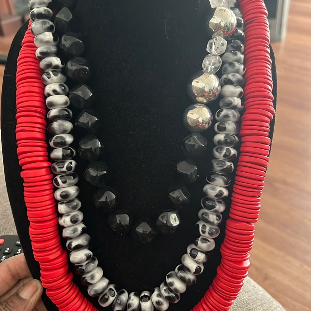 Sassy Jones vintage Kamaria luxe chain never used.